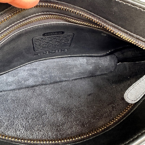 COACH Vintage Equestrian Slim Crossbody Shoulder Bag Black Leather 9802 USA Made - Picture 12 of 15